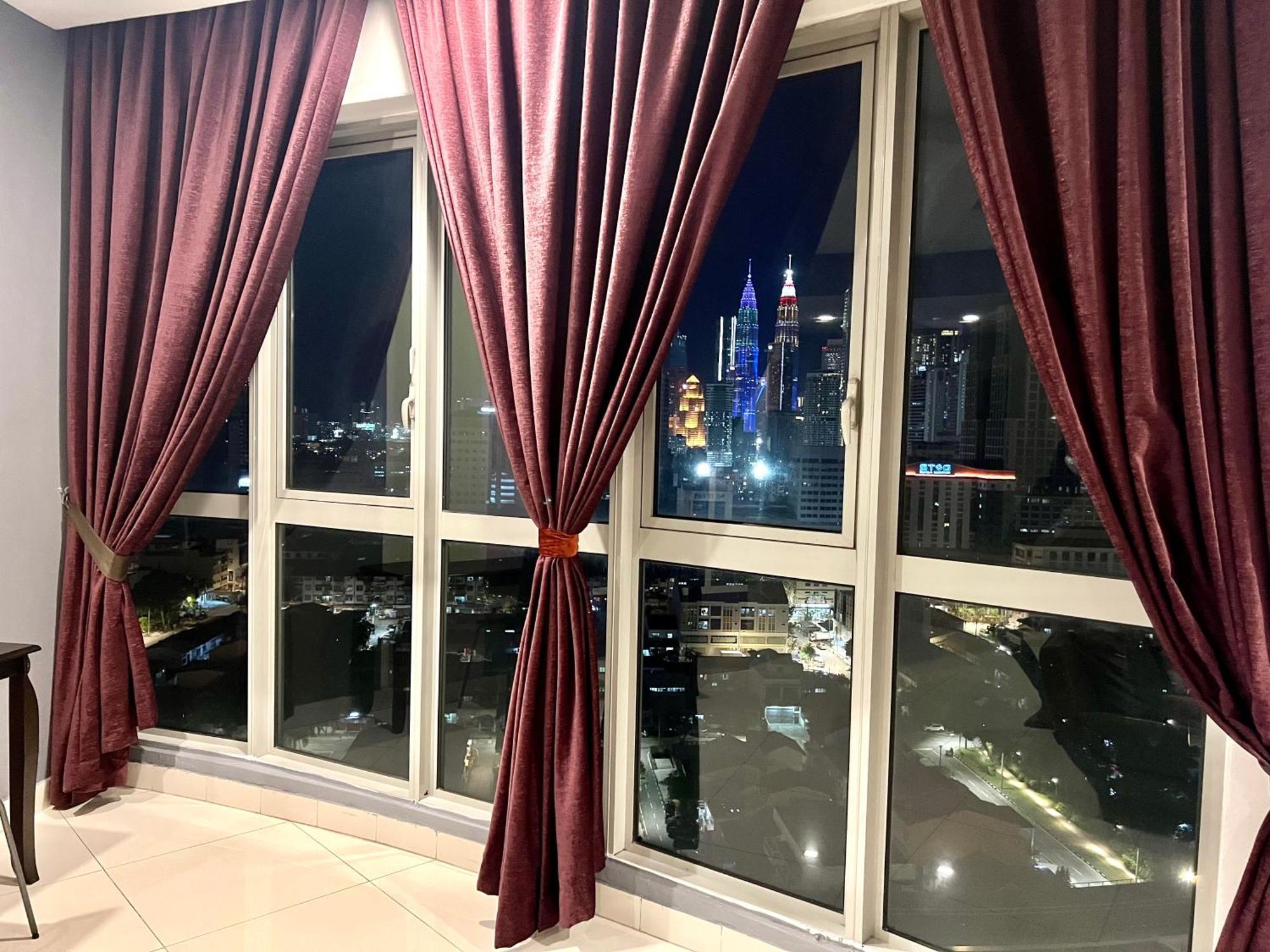 Regalia Suites 424 Kuala Lumpur Bagian luar foto